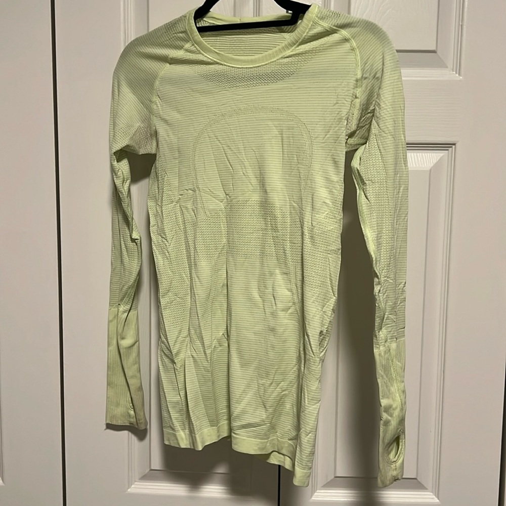 Lululemon EUC Swiftly Tech in Lime Green